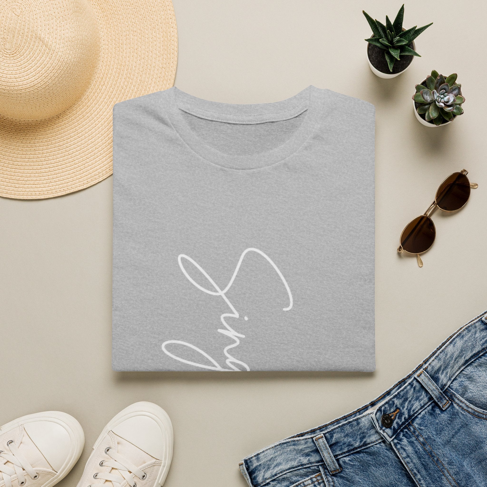 T-Shirt – Script 'Sing' Minimalist Graphic Tee